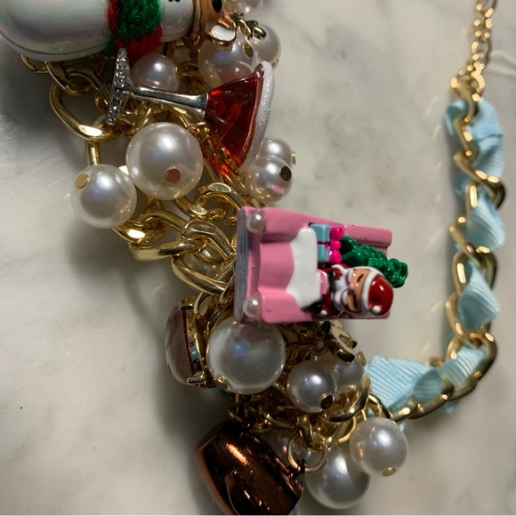 New Betsey Johnson Baubble Bid Holiday Necklace Faux Pearl Charm Christmas - Picture 5 of 9